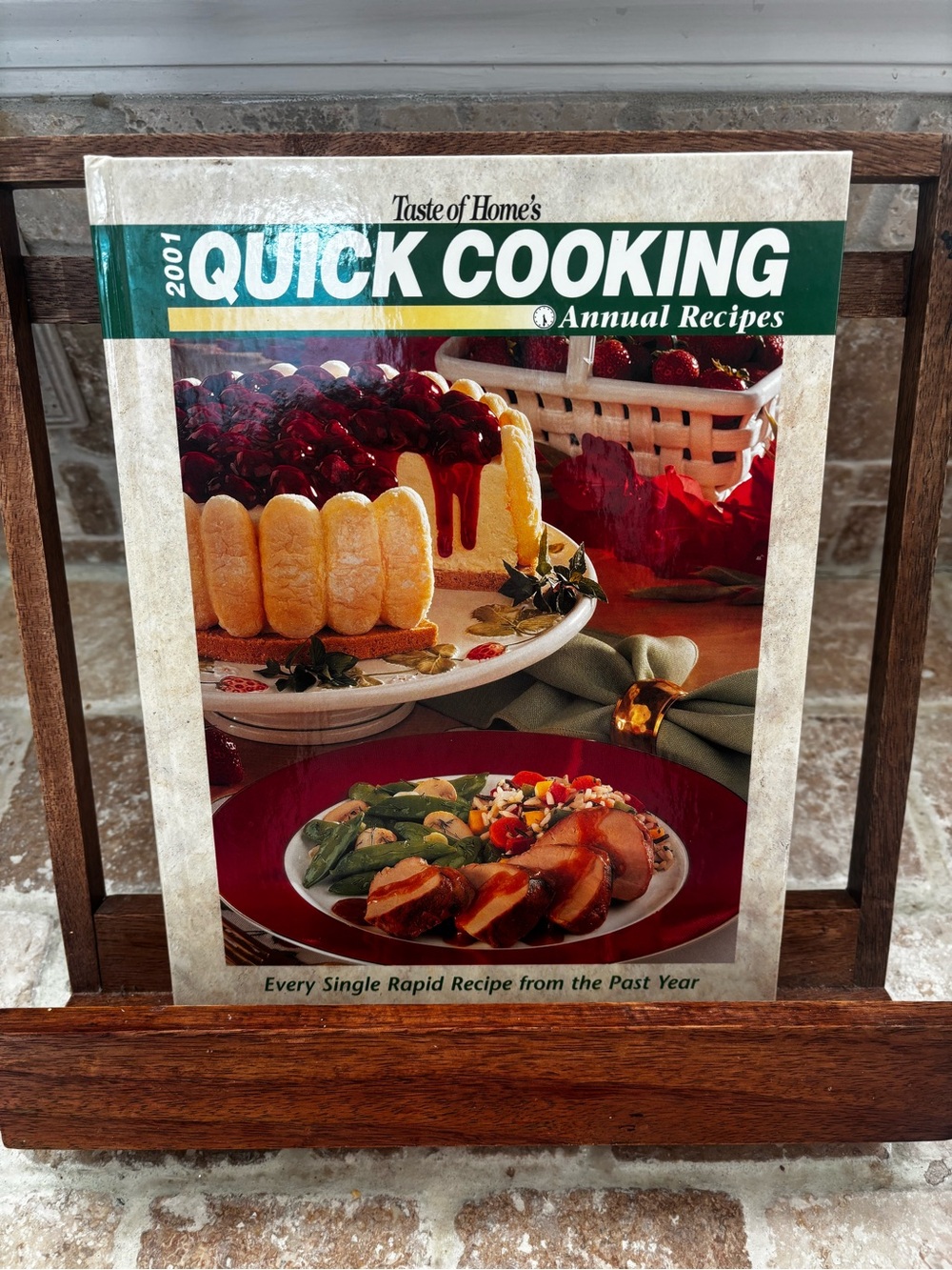 Taste of Home Quick Cooking Annual Recipes Cookbook - Green/Red/Brown